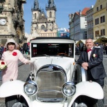 Свадебная фотосессия в Праге одной очень стильной и красивой пары.