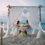 Романтический ужин и церемония на берегу океана