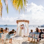 Экзотическая свадьба на острове Женщин Пэй и Джесс.