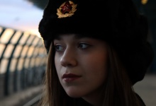 Фотосессия девушки в шапке-ушанке