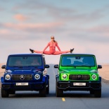 Фотосессия спортивной девушки с машинами в Дубае