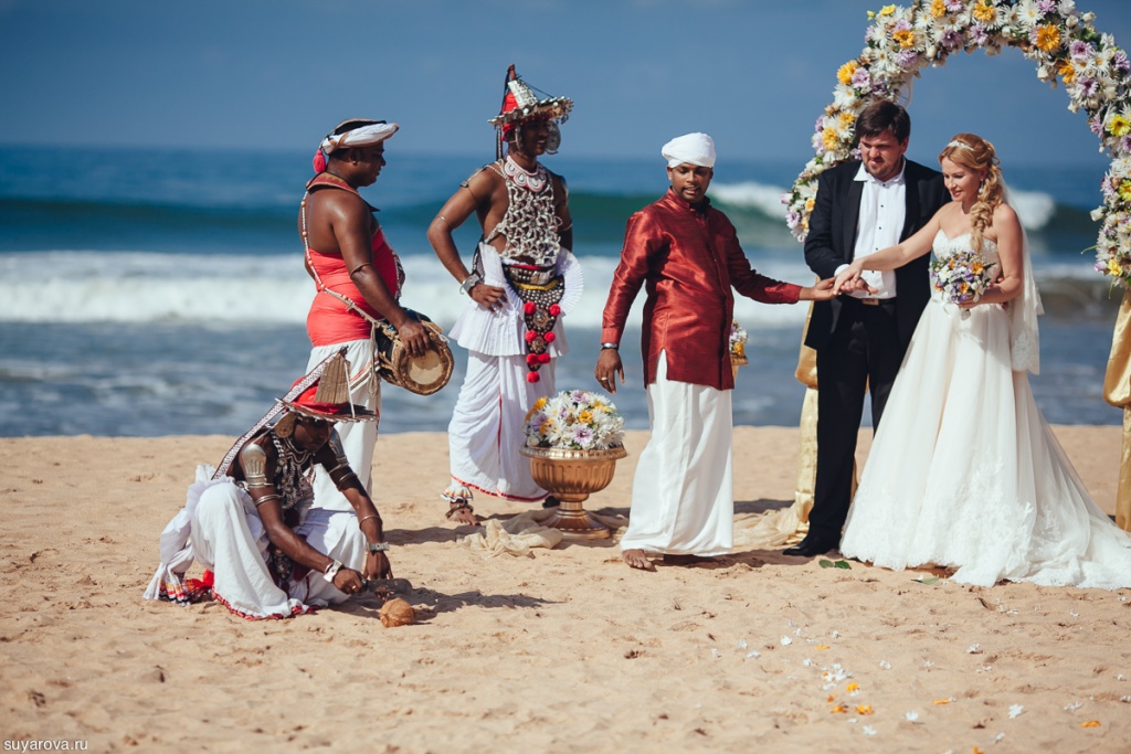 Шри ланка опасности. Шри Ланка Свадебная церемония. Свадебные традиции Шри Ланка. Свадьба на Шри Ланке традиции.