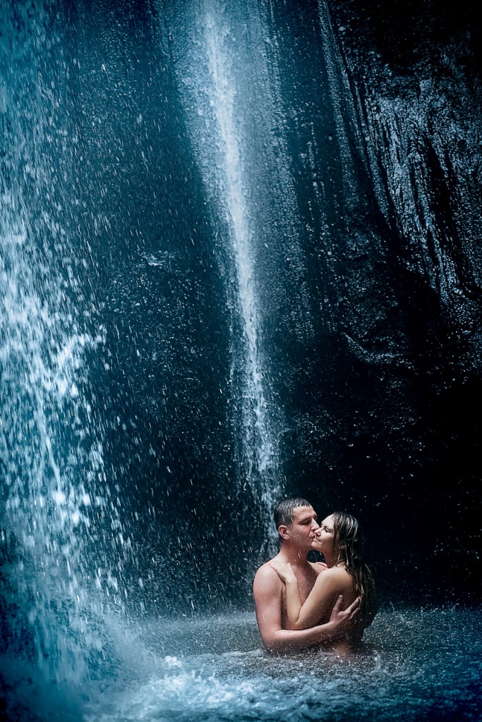Фотосессия на водопаде на Бали