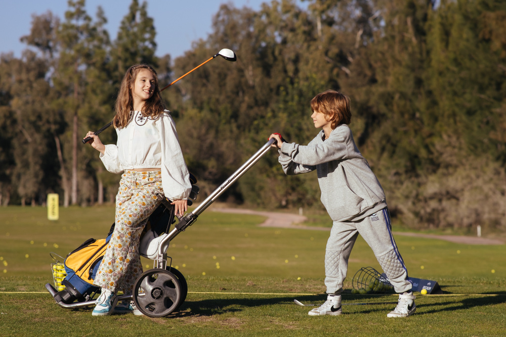 дети в гольф