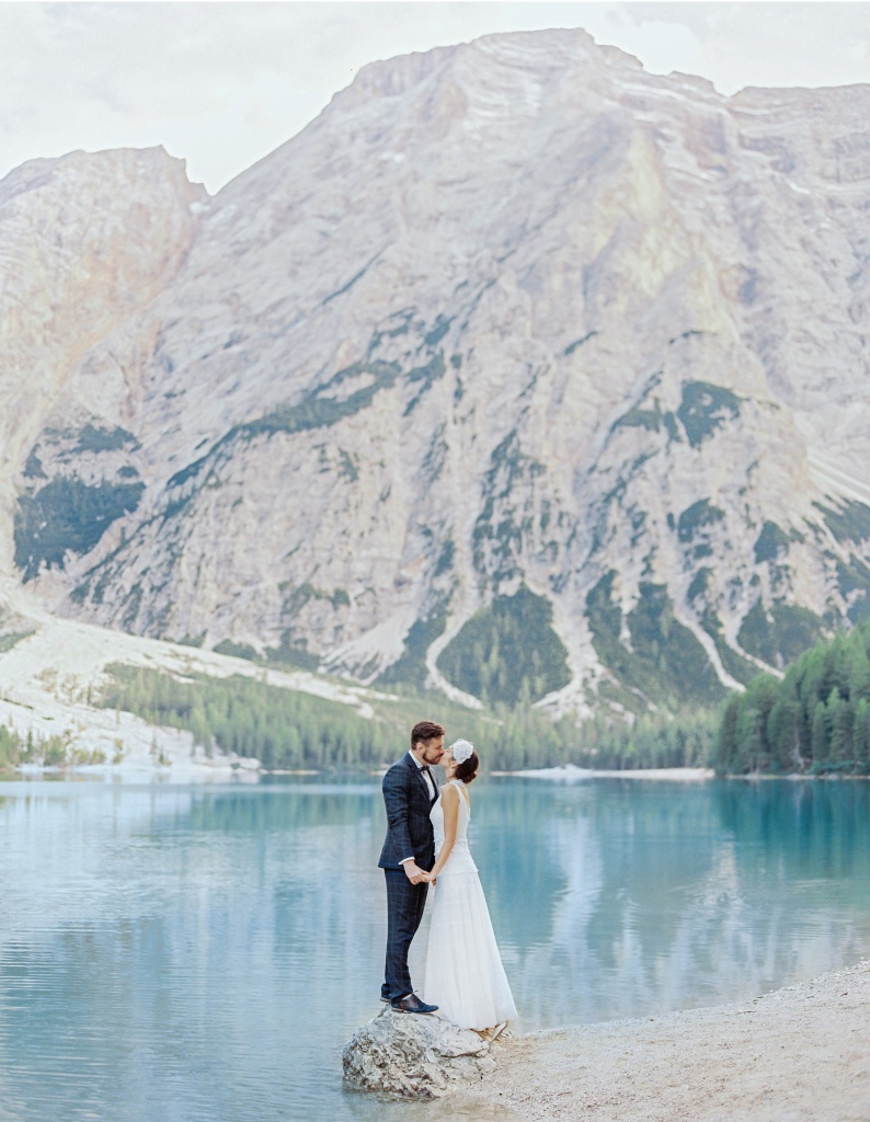 Пост свадебная съемка на озере Брайес, Италия.