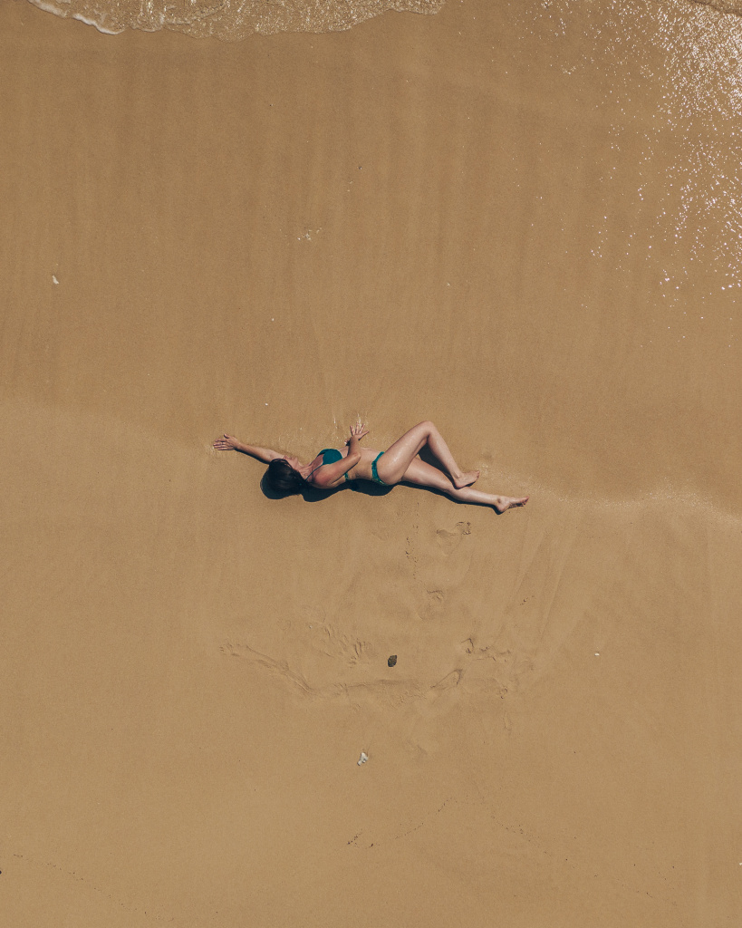 Фотосессия на секретном пляже без людей