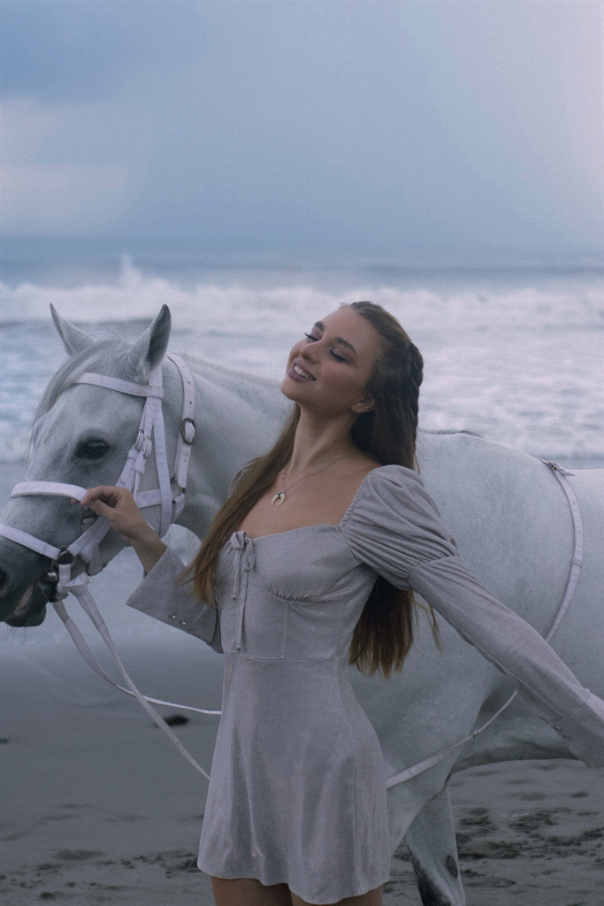 Фотосессия с лошадкой на пляже