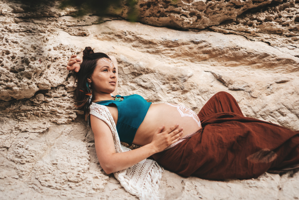 Съемка беременности в древних гротах Бельбекского каньона