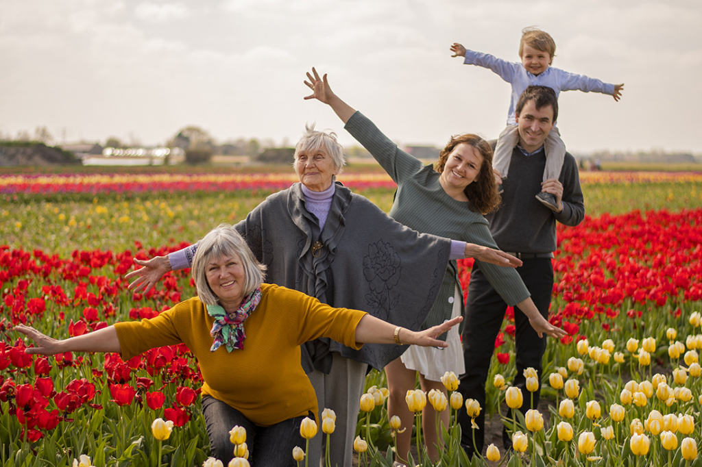 Семейная фотосессия в цветочных полях Нидерландов