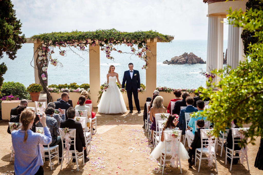 Романтика Средиземного моря, Свадьба Марины и Роджера