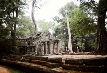 Прогулка по древнему городу Ангкор 2013г.
