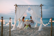 Романтический ужин и церемония на берегу океана