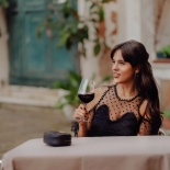 Девушка и вино. Фотограф Италия и Испания
