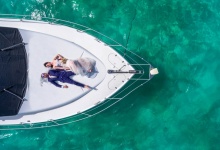 Приватная свадебная церемония Ксении и Антона на яхте, где то в середине Карибского моря.